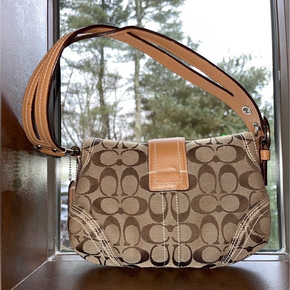 Coach Soho 2007 vintage bag!
Like new! - Picture 7 of 9